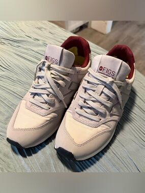 Figs New Balance 996 Gray Sneakers with Burgundy Inner Lining